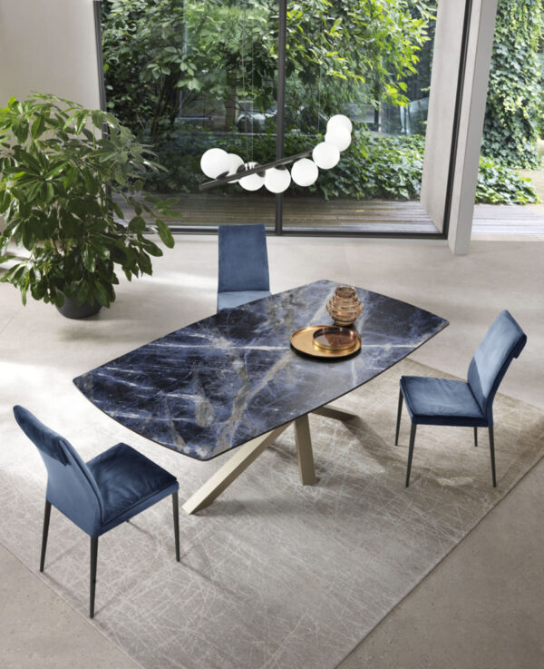 tavolo shangai di riflessi con piano in ceramica blu